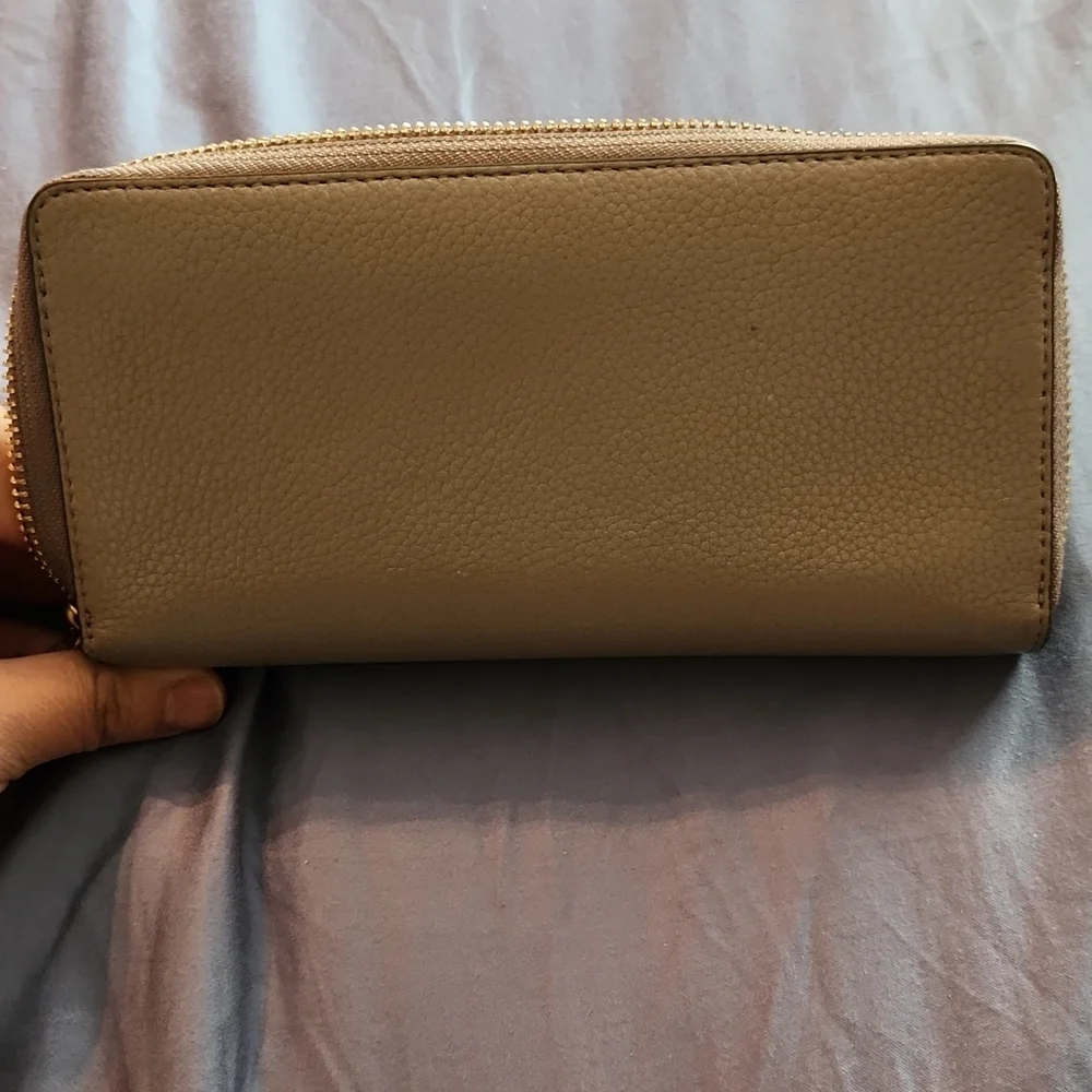 Tory Burch Wallet - Picture 5 of 9